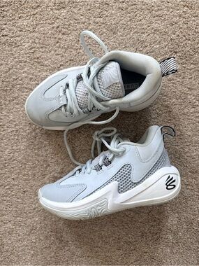 Under Armour Gray Curry Sneakers